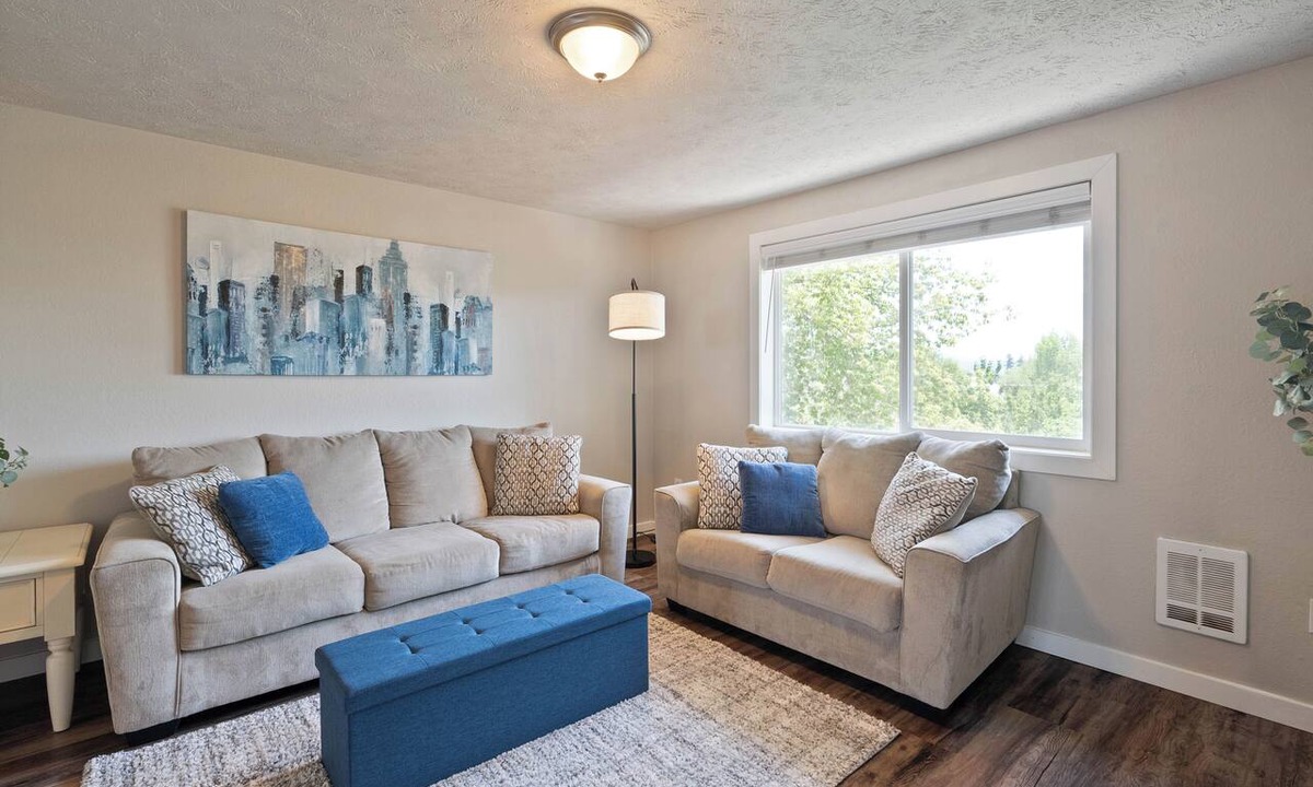 Logan Apartment | Updated Apartment #4 Near Gonzaga, Downtown, and Hospitals