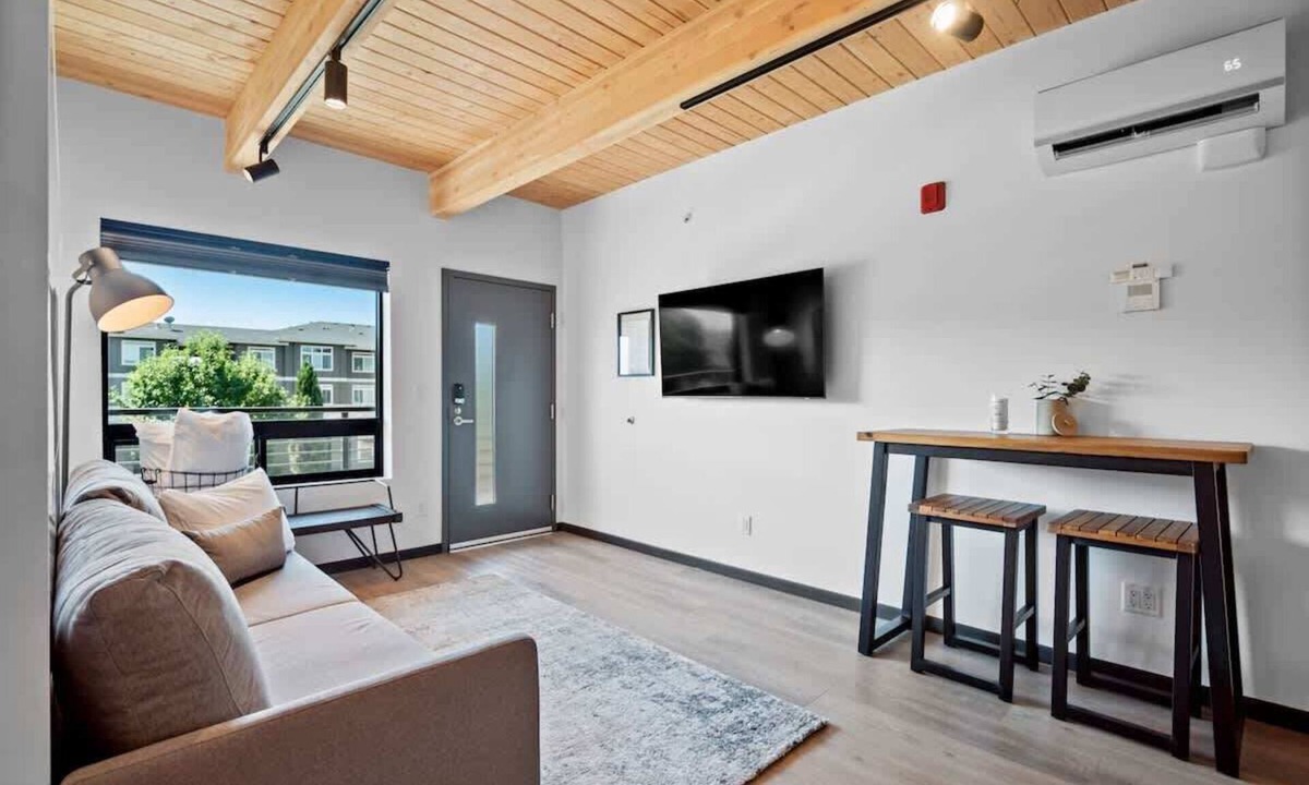 West Central Apartment | Uprise 3 Bridgewater Lofts