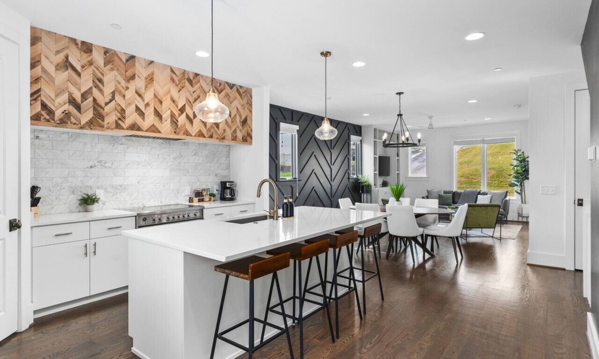Edgehill House | Upscale Home with Patio - WALK to 12 South & Belmont