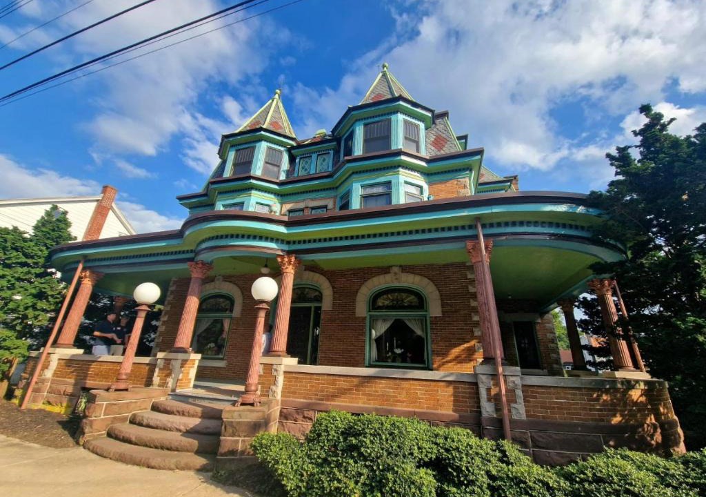 Adamstown Bed & Breakfast | VAAST Bed & Breakfast