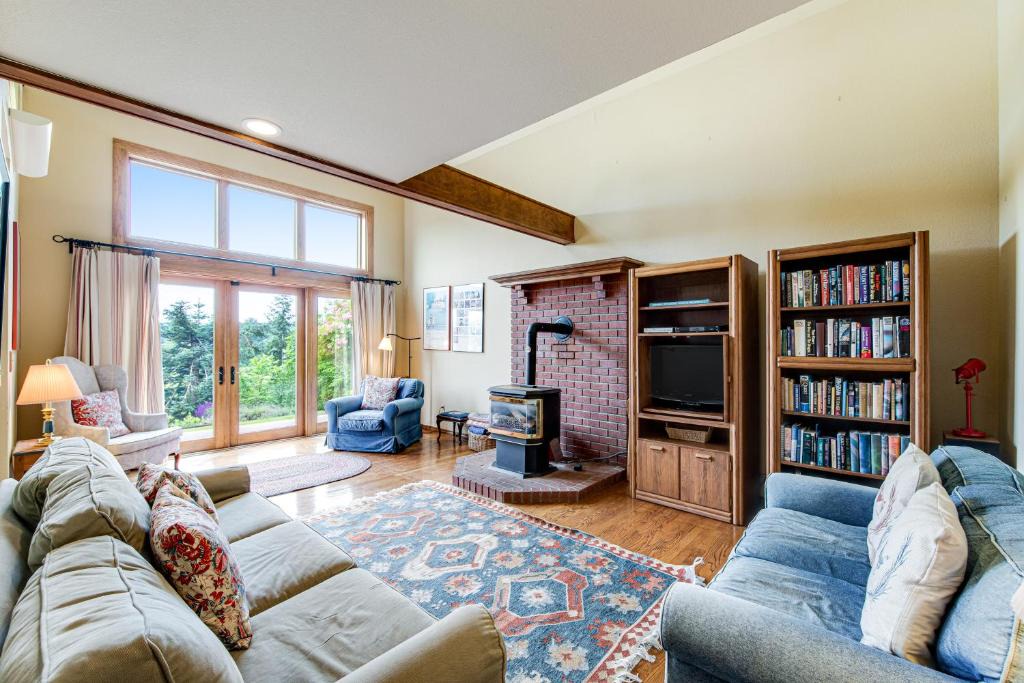 Enumclaw House | Valley Green