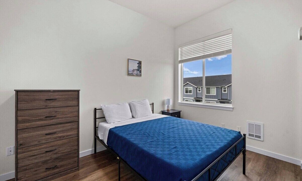 South Tacoma Apartment | Vibrant 1BR/1BTH Apartment near PLU/UWT