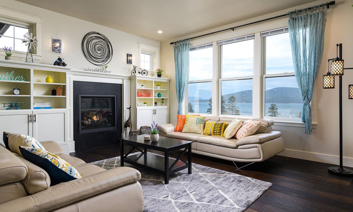Anacortes House | View Anacortes Home with Hot Tub & Scandinavian Sauna
