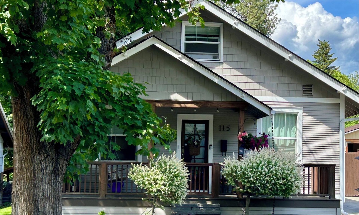 Coeur d'Alene House | Vintage Charmer Steps to Sherman Ave and Midtown with Backyard, Game Room and AC