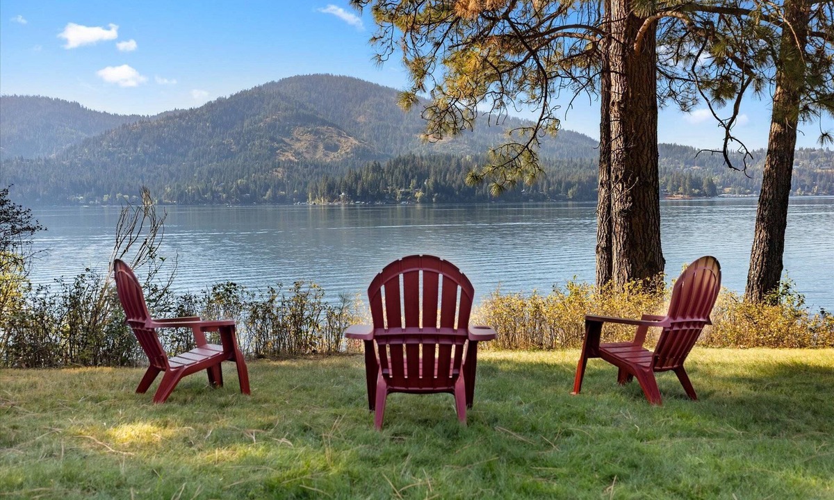 Hayden Lake House | Vintage Lake Retreat | Lakefront Home on Hayden Lake | Private Boat Dock & Beach