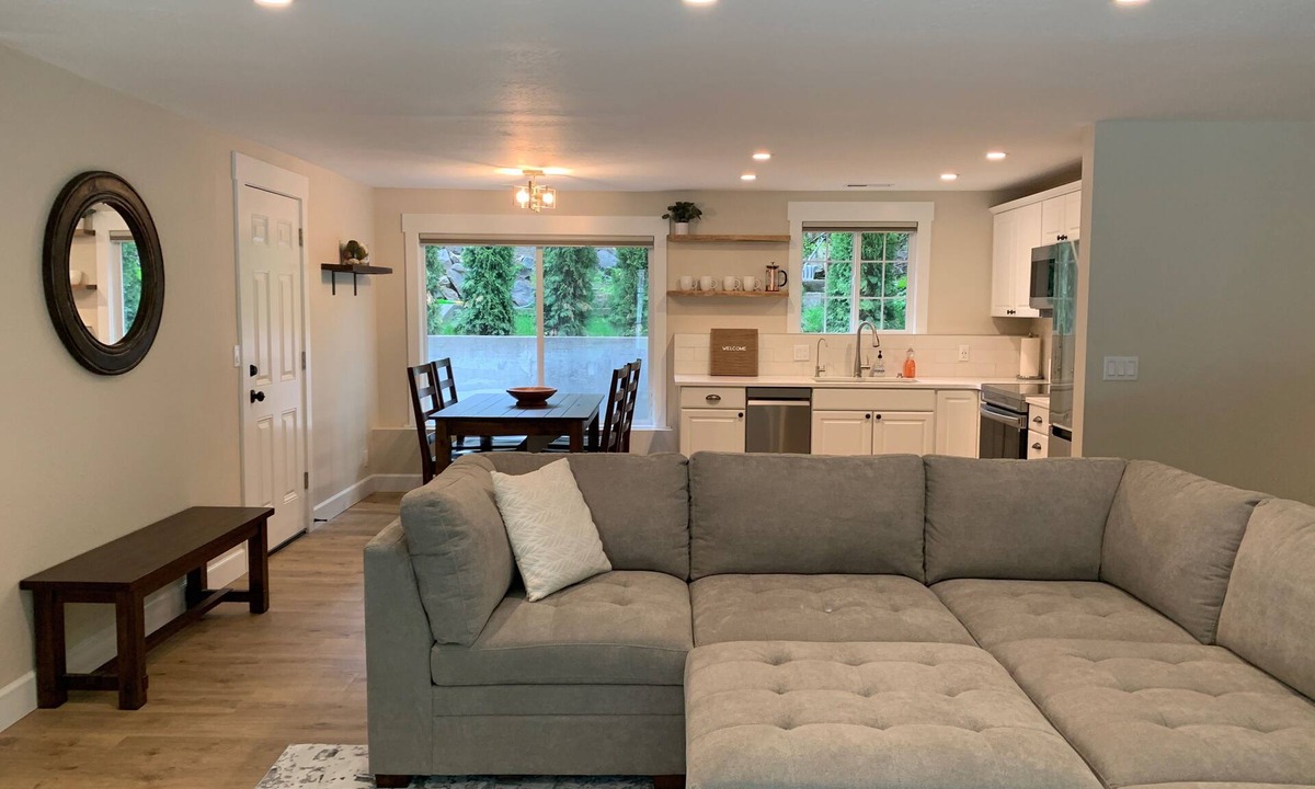 Coeur d'Alene House | Walk to Beach