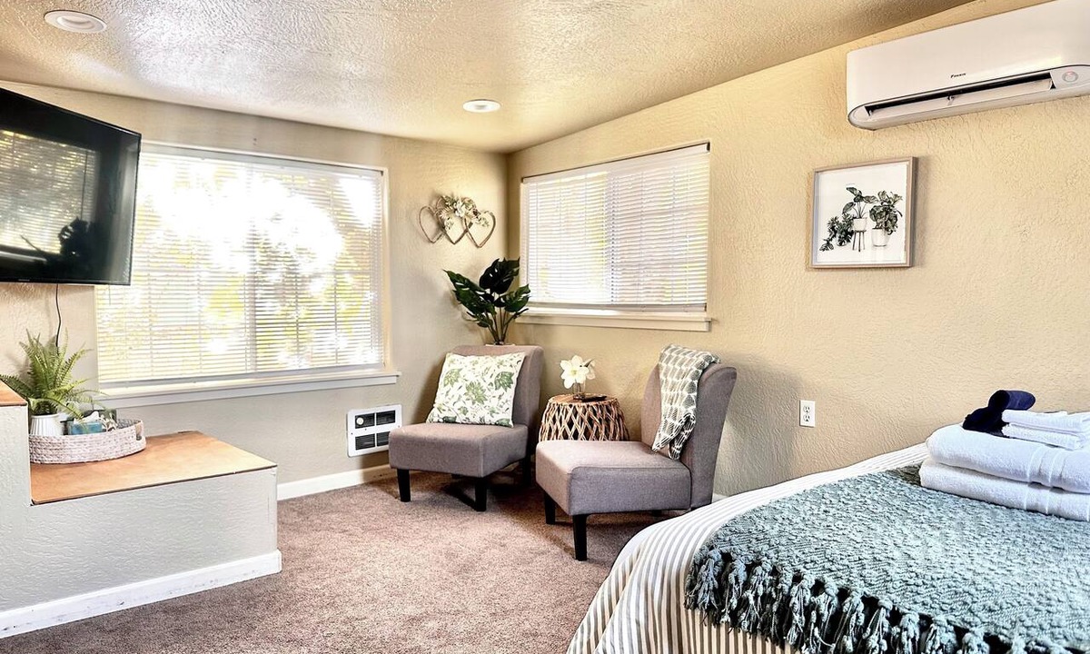 Medford Apartment | Walk to downtown - Charming Upstairs Loft Studio