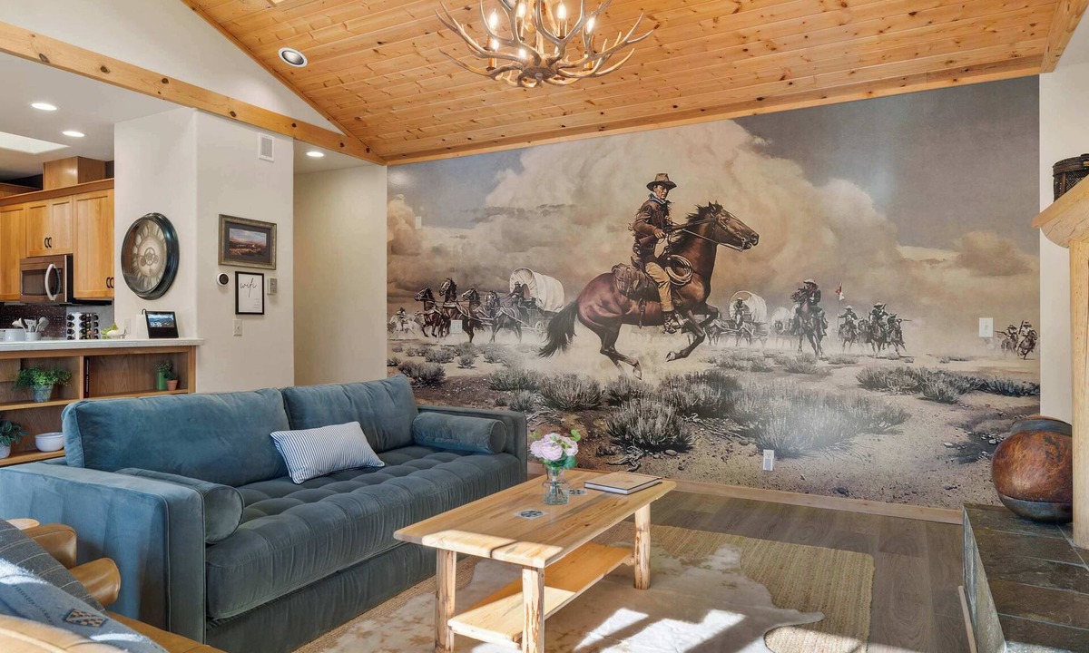 Sisters House | Walk to Downtown with Pool, Hot Tub + more access