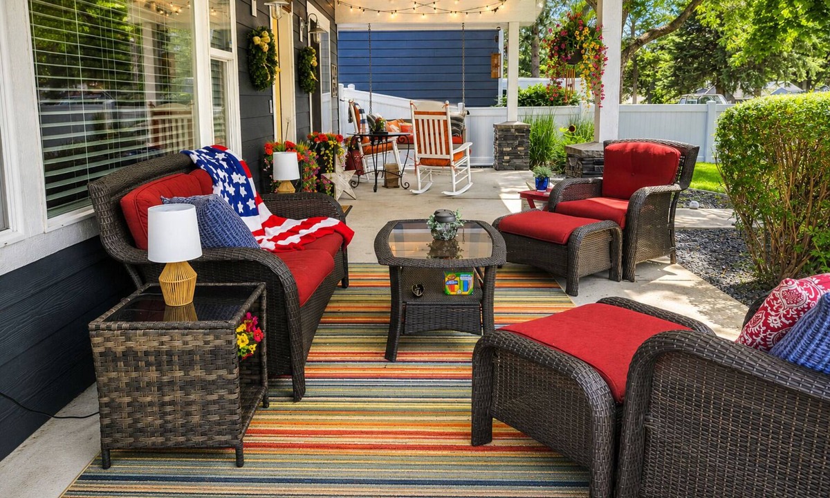 Coeur d'Alene House | Walk to lake, downtown, shops & eateries. Coffee bar. Sleeps 10.
