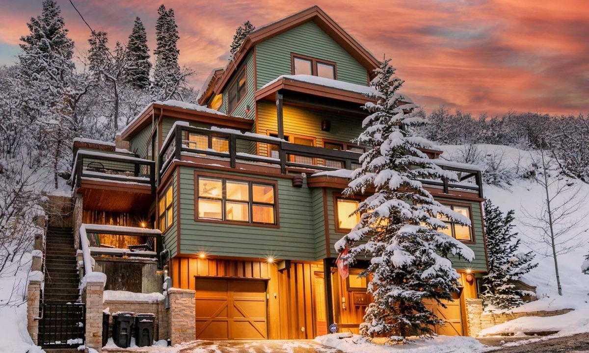 Park City House | Walk to Main St | 5BR w/Elevator, Hot Tub & 4 Decks