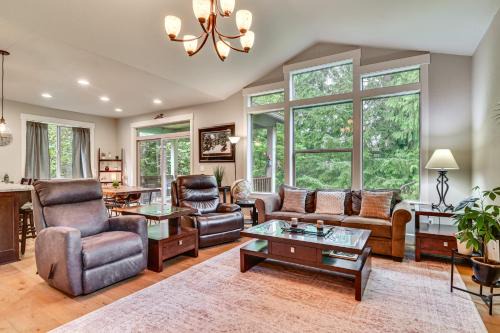 Sandy House | Walk to Park & Creekside Trails! Modern Sandy Home