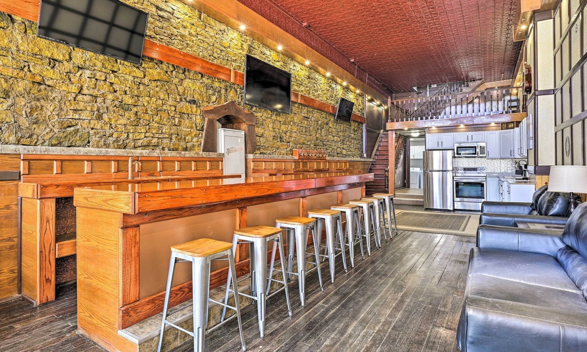 Lansing House | Walk to River: Unique Studio in Renovated Bar!