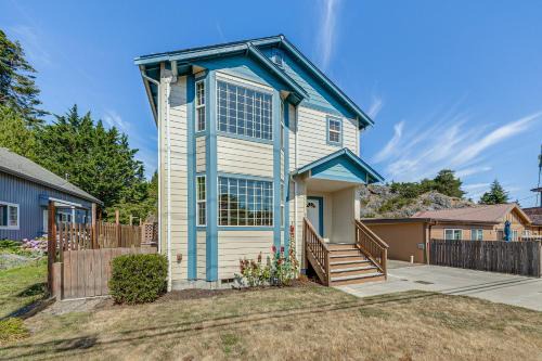 La Conner House | Walk to Town! Charming La Conner Home