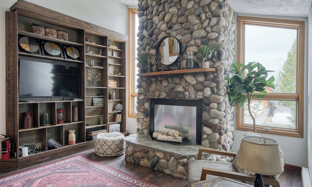 Island Park Cabin | Wapiti View 6-Bedroom Cabin 28mins to Yellowstone