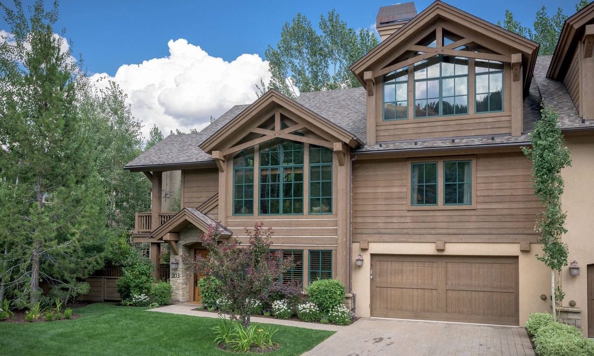 Ketchum House | Warm, Welcoming Designer's Mountain Home With Sophistication, Ease And Comfort.