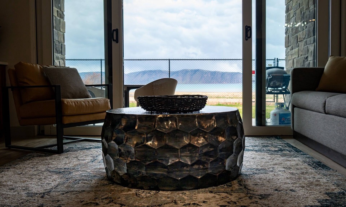Garden City Condo | Water's Edge 102 | Bear Lake Views| Lakeside Unit