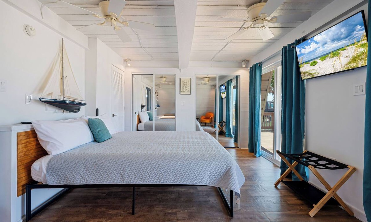 Silver Cay Cottage | Waterfront Beach Cottage