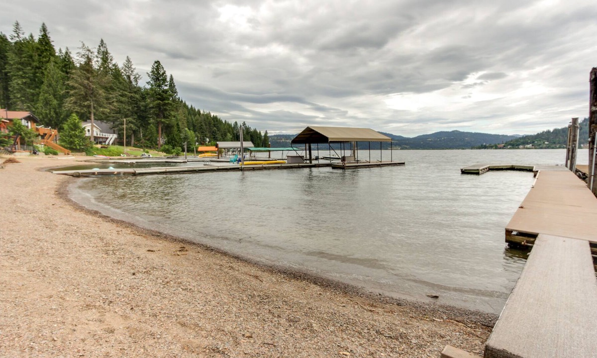 Worley Cabin | Waterfront cabin with large deck, fishing dock, & private beach