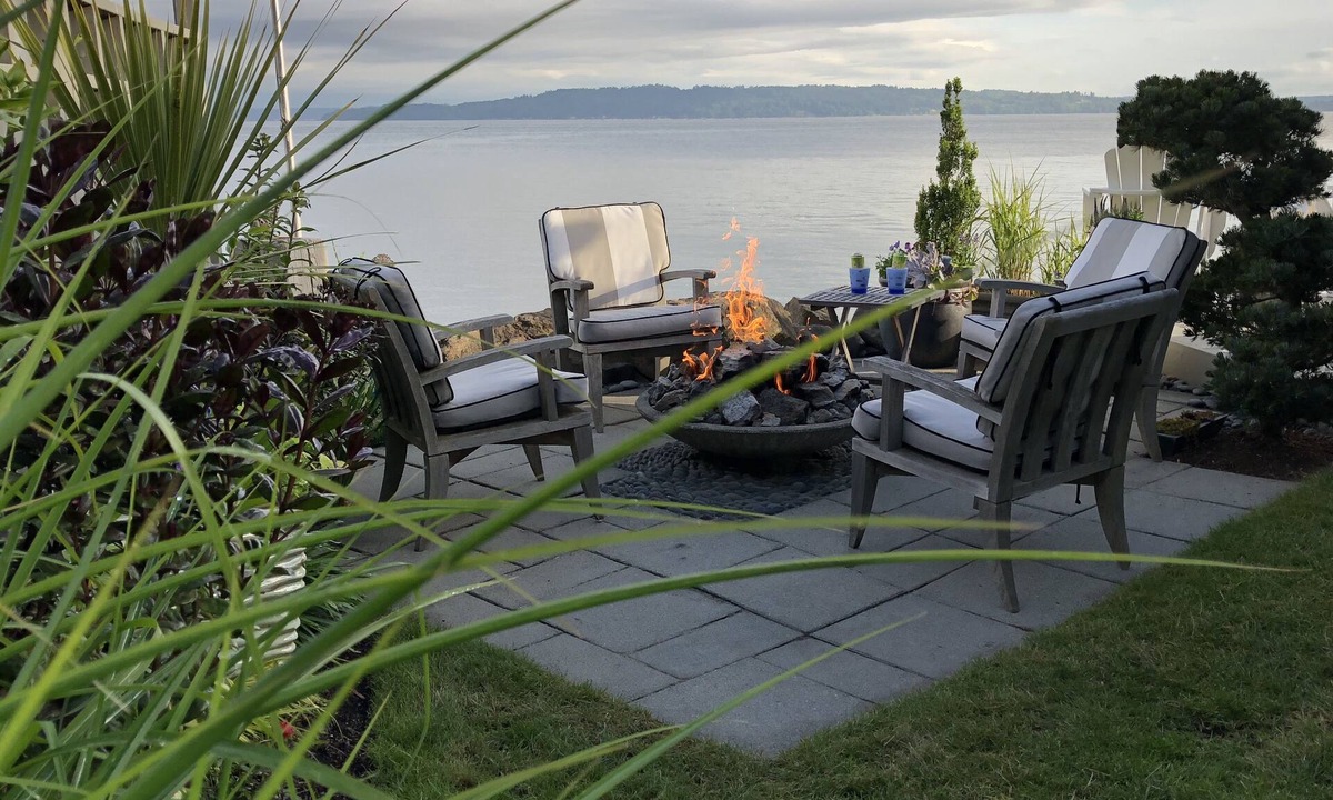 Three Tree Point House | Waterfront Guesthouse - Stunning Water & Mountain Views plus Fire Pit