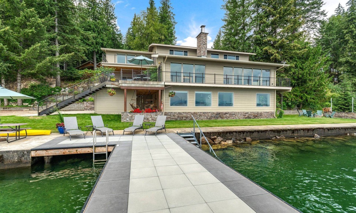Sandpoint House | Waterfront Home on Lake Pend Oreille River with Boat Lift and Easy Water Access.