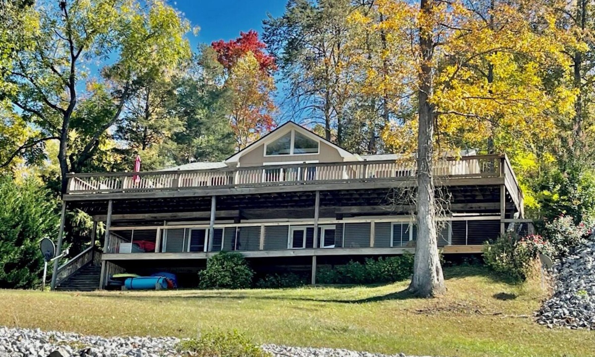Maynardville House | Waterfront Home on Beautiful Norris Lake with No steps to Lake