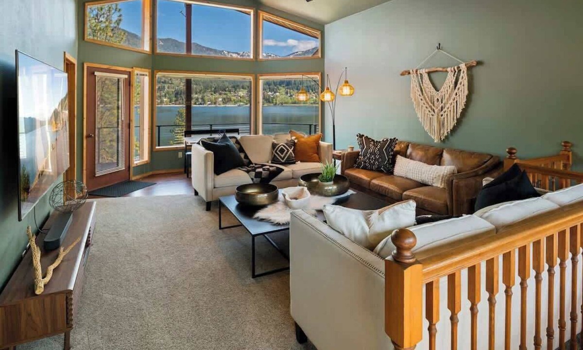 Hope House | Waterfront Home w AC, private dock in Hope, Idaho