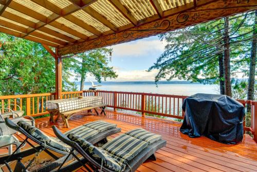 Brinnon House | Waterfront Hood Canal Home w/Pool Table!