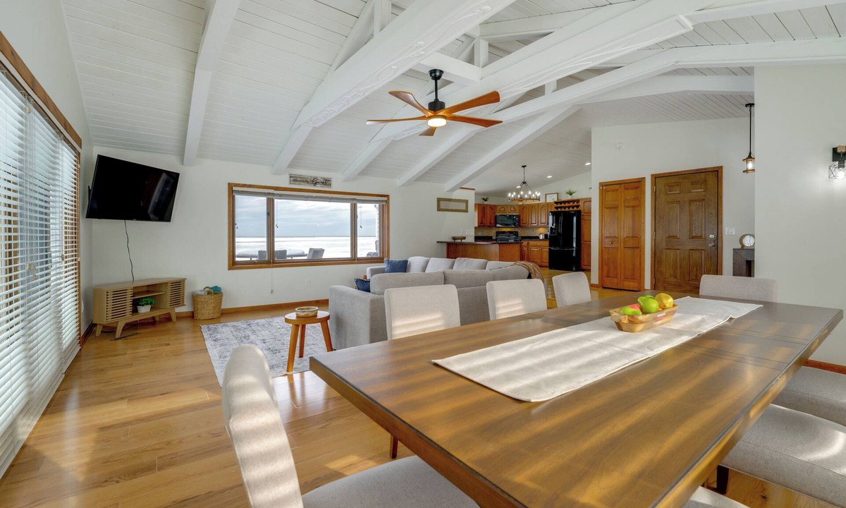 Port Hope Cottage | Waterfront Lake Huron Getaway w/Private Beach