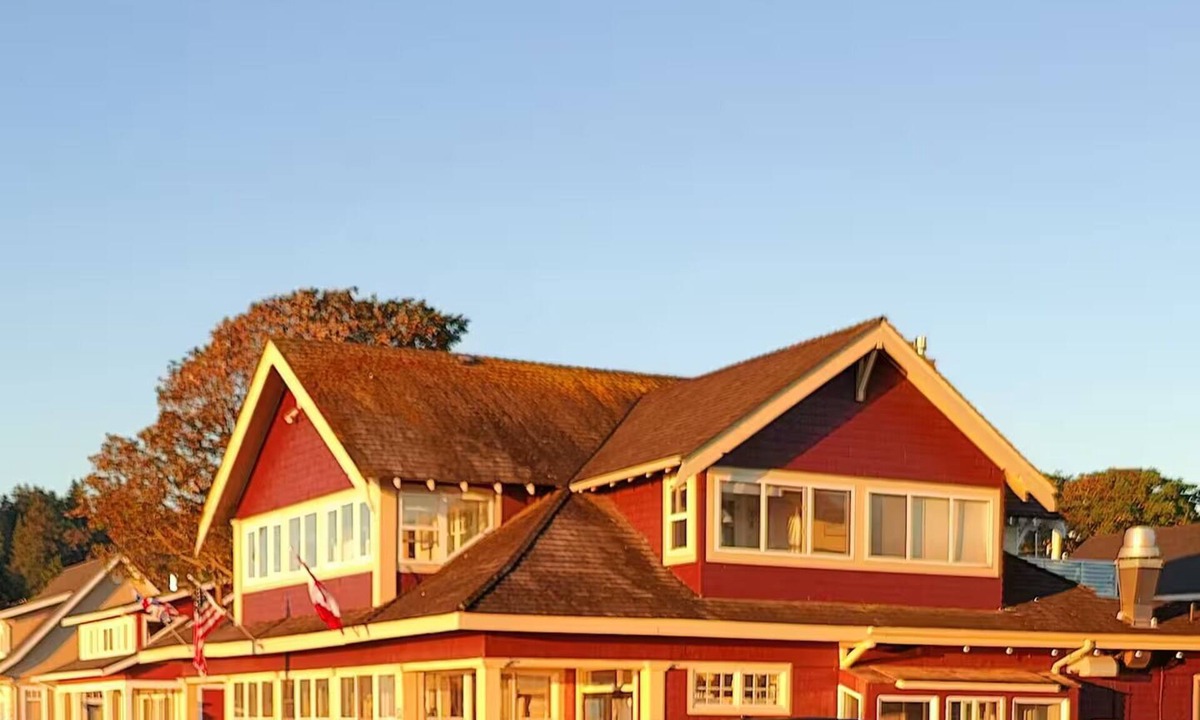 Point Roberts Apartment | Waterfront Maple Beach Apartment - rented as either 2 bed 2 bath or 3 Bed 3 bath