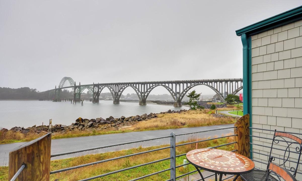 Newport House | Waterfront Oregon Abode w/Balcony & Ocean Views!