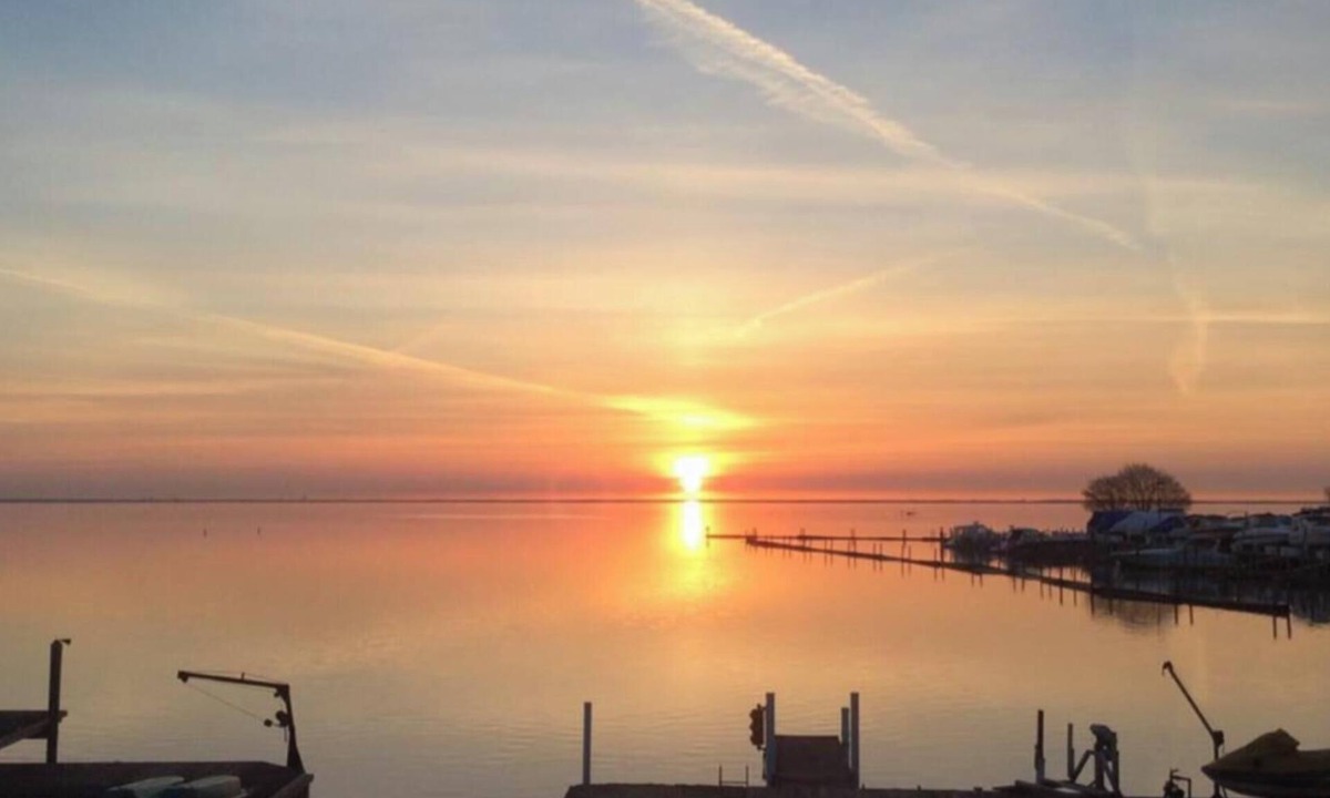Harrison House | Welcome Lake Lovers, Beautiful Waterfront Home!