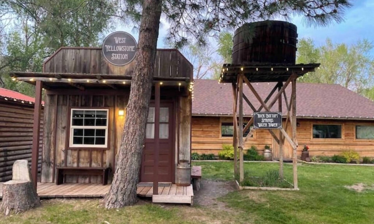 Ririe Apartment | West Yellowstone Station At Mountain River Ranch