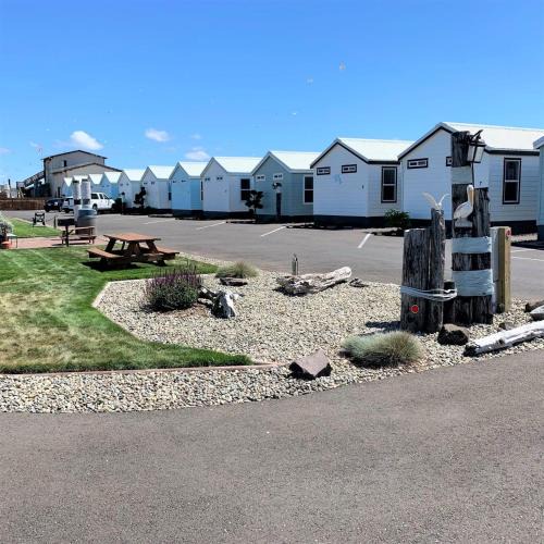 Westport Hotel | Westport Marina Cottages
