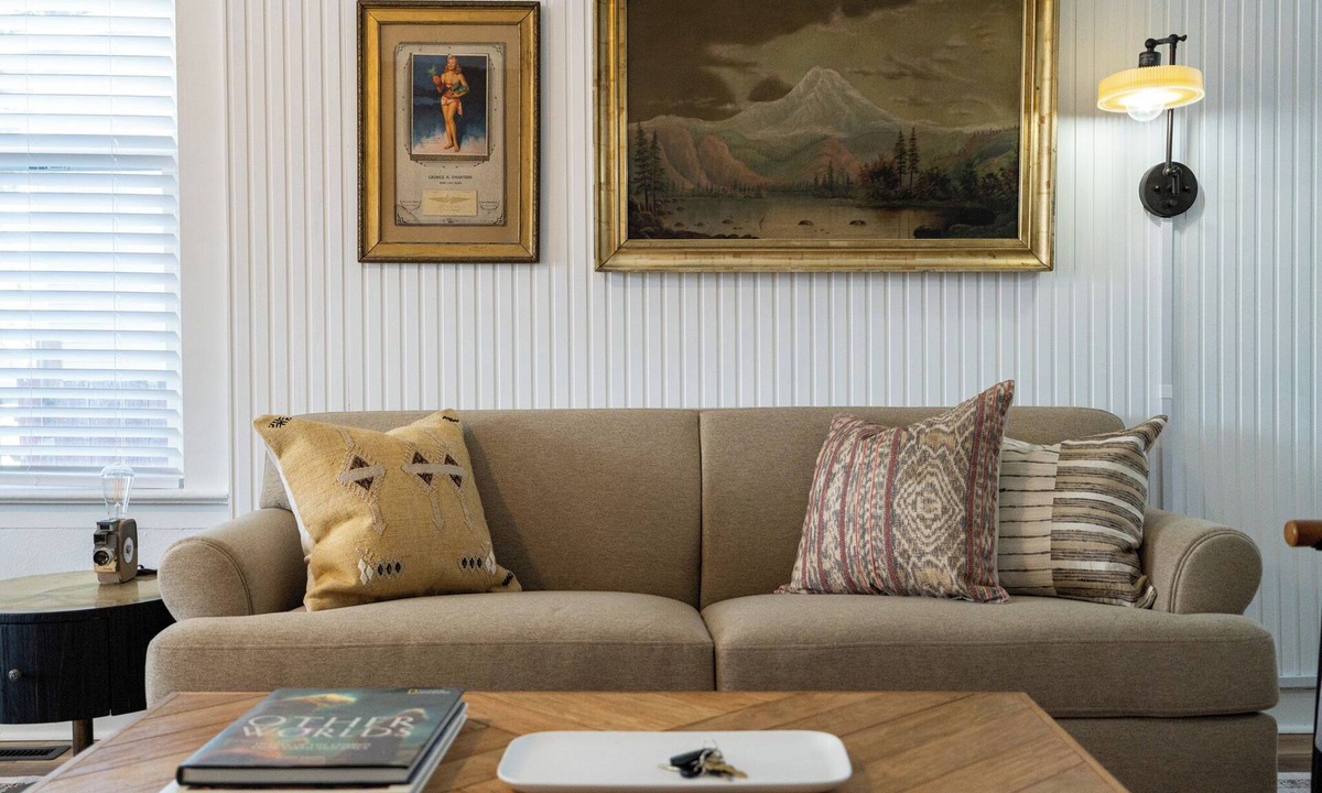 Garden District Cottage | Where We Roam Cottage - Walk to Downtown & Lake