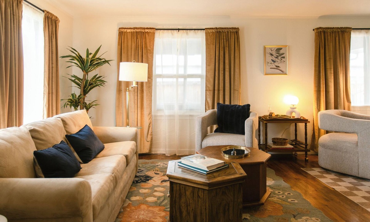 Central Point House | Whether you're here to explore the Rogue River, Crater Lake, or the Britt Festival, this location is the perfect home base for your Southern Oregon experience!