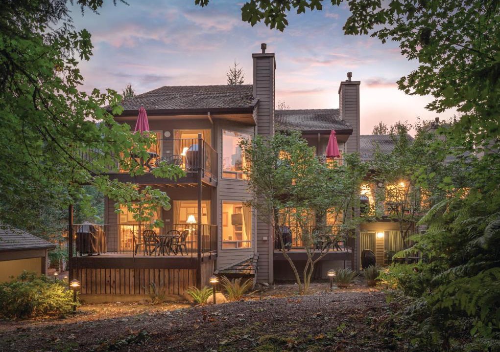 Welches Hotel | Whispering Woods Resort