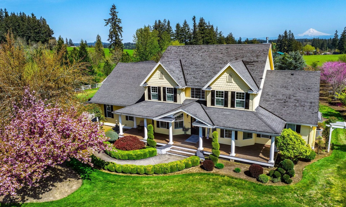 Oregon City House | Wild Haven Retreat- Spacious Home Close to Nature
