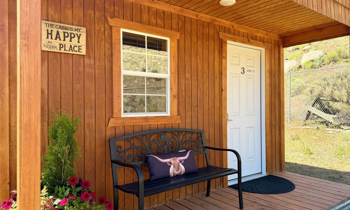 Gardiner Cabin | Wild View Cabin