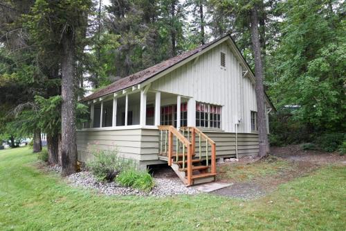 Colville House | Wilderness West Resort Cabin 6