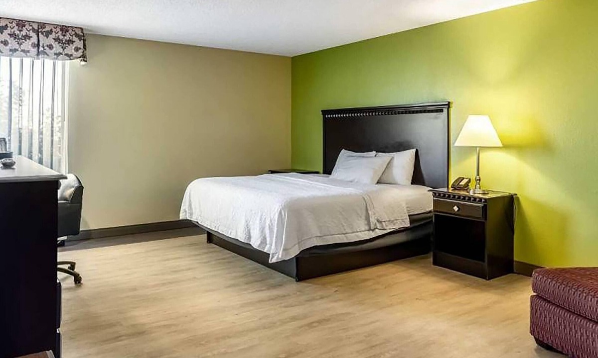 Conway Hotel | Wingate by Wyndham Conway AR