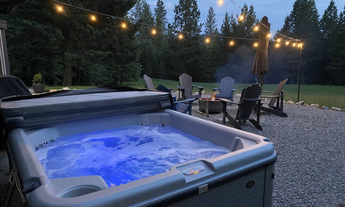 Sagle House | Wooded Getaway 30 Mins. Near Schweitzer w/Hot Tub