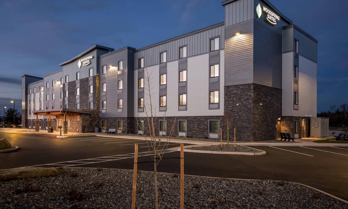 Medford Hotel | WoodSpring Suites Medford near I-5