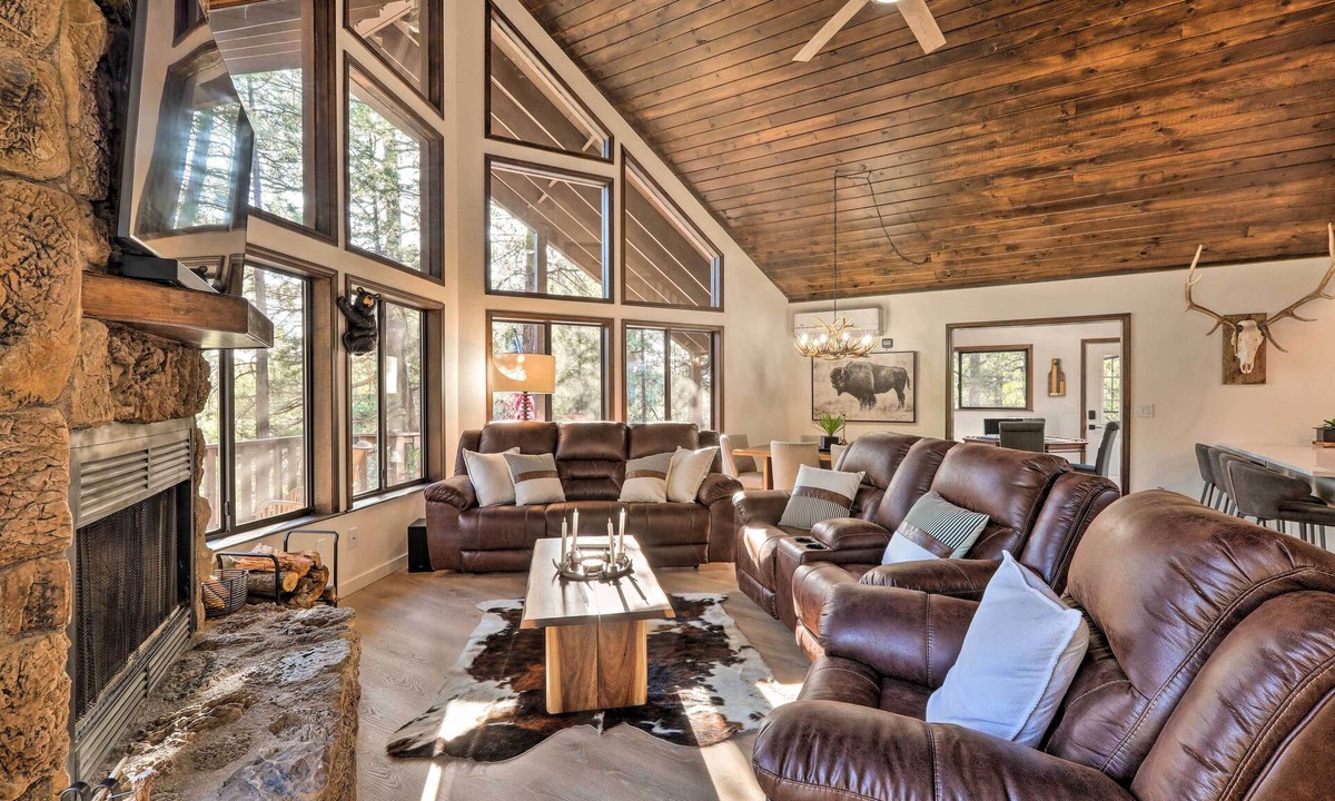 Munds Park Cabin | Wraparound Deck & Poker Room: Cabin in Munds Park