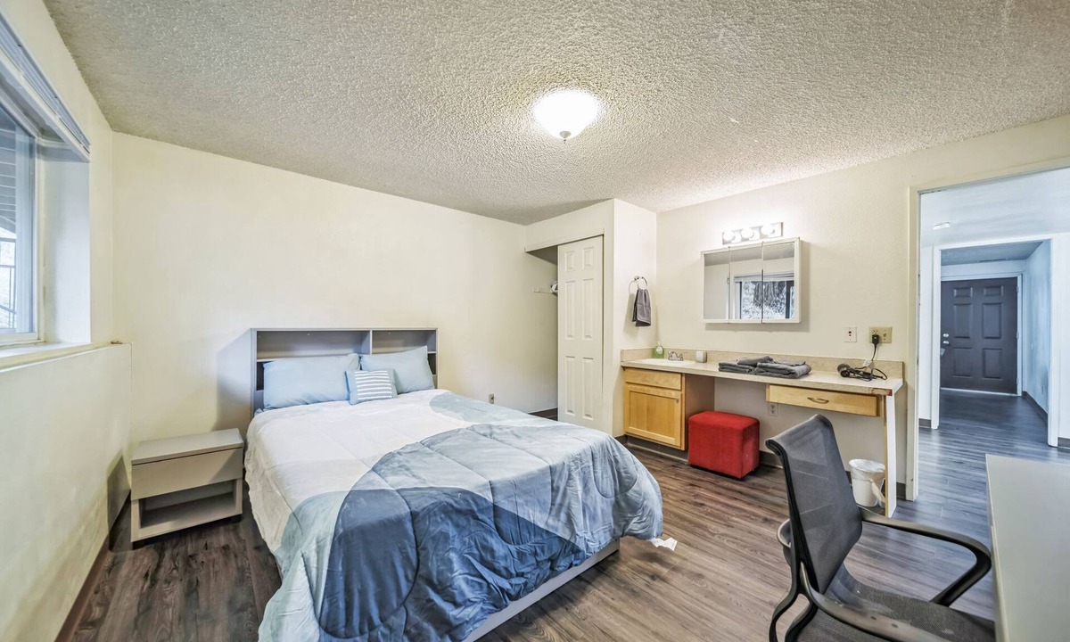 Pullman Apartment | WSU HomeBase - Where Comfort Meets Convenience Just 3 Minutes from Pullman Airpo