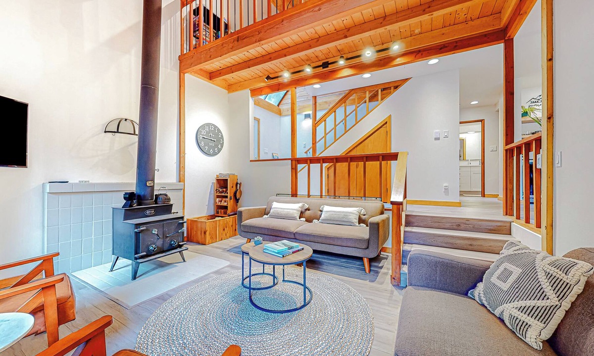 Warnick House | Year-Round Adventure! 'Glacier Getaway' in Deming