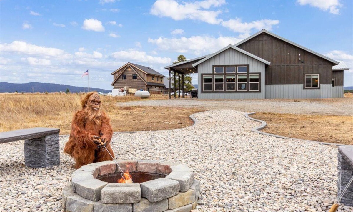 Island Park Cabin | Yellowstone Modern Mountain View,Hot tub, Gamesl,Fire Pit, 25min to Yellowstone