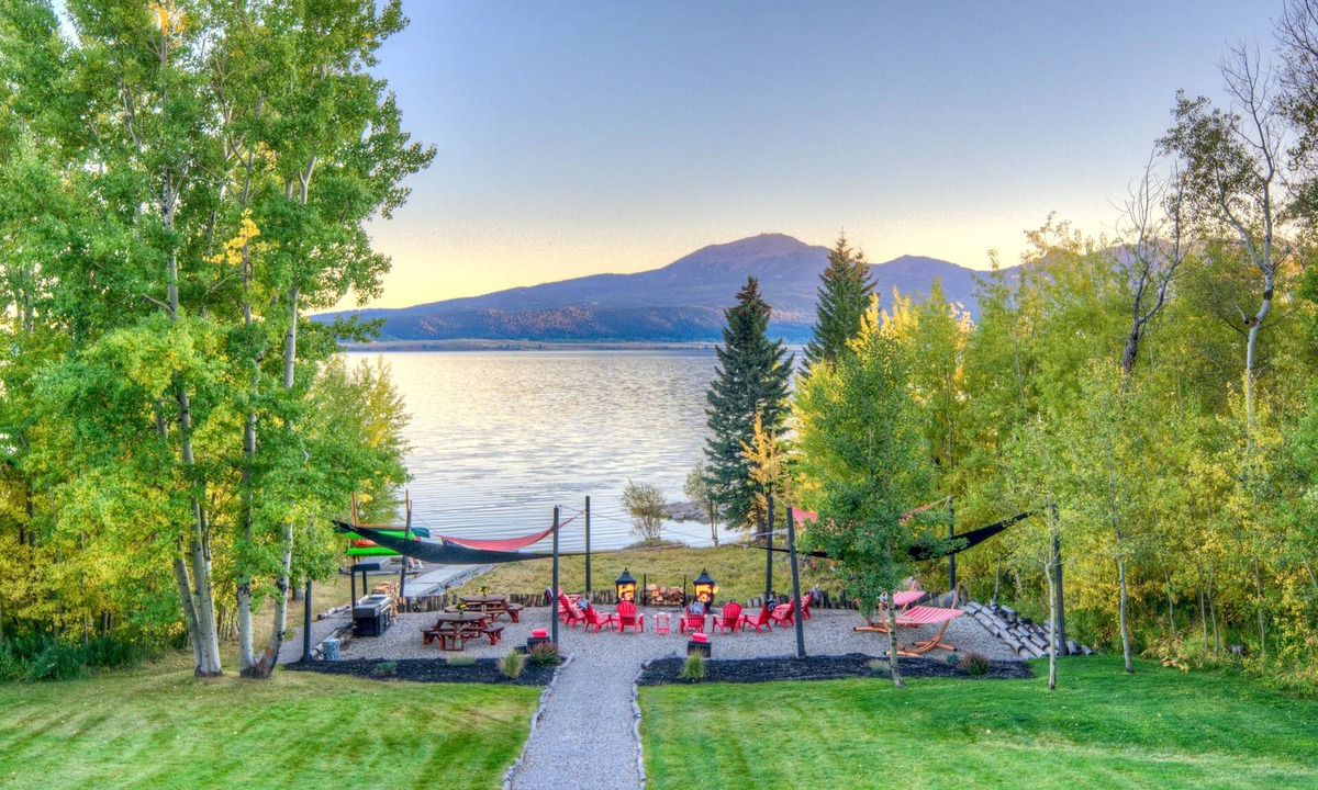 Island Park Cabin | Yellowstone's Finest Private Waterfront Lodge · 360° Views · 15 Min to Park