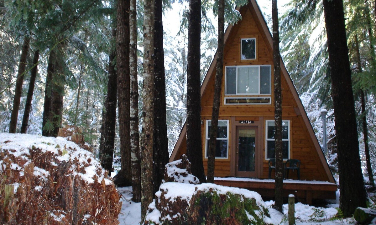 Enumclaw Cabin | Your Base Camp for a trip to Crystal Mountain or Mount Rainier = Winter & Summer