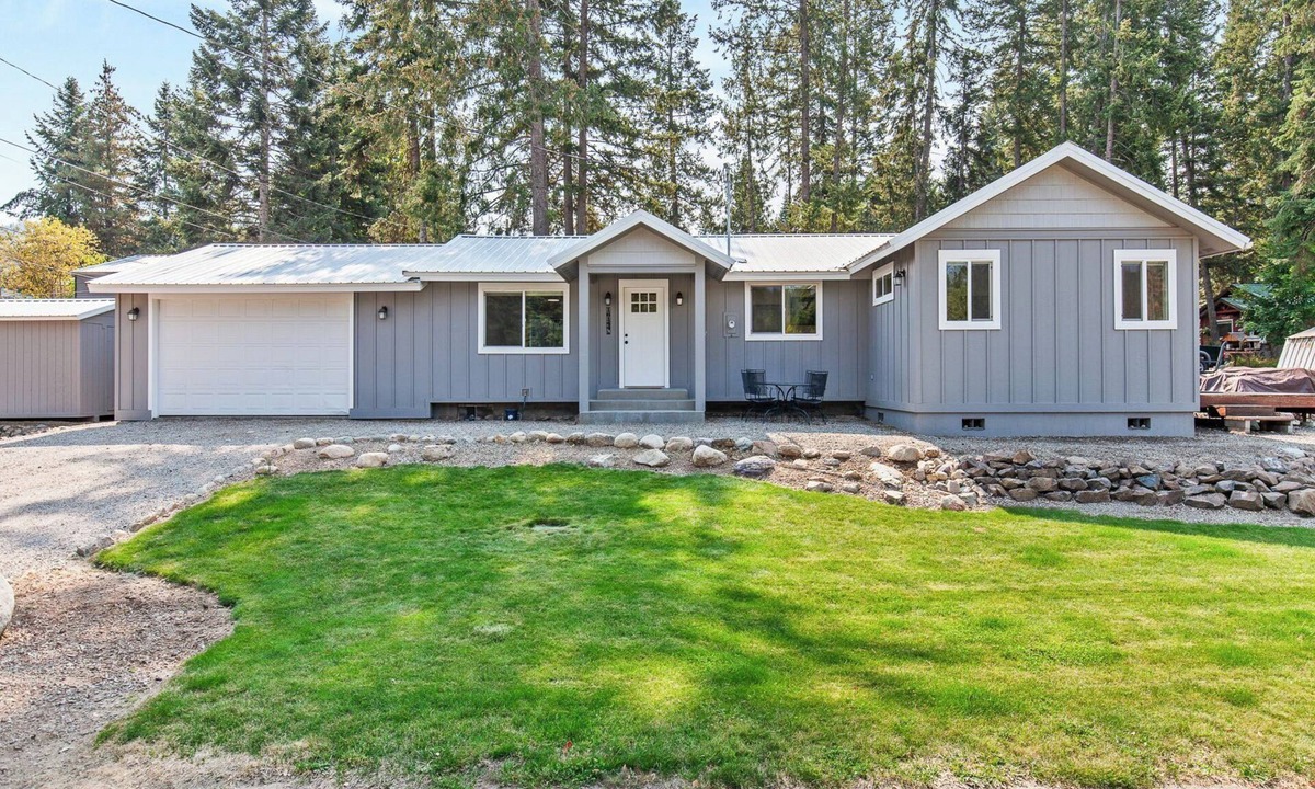 Bayview House | Your gateway to fun on the water and in the woods in beautiful Bayview, Idaho!