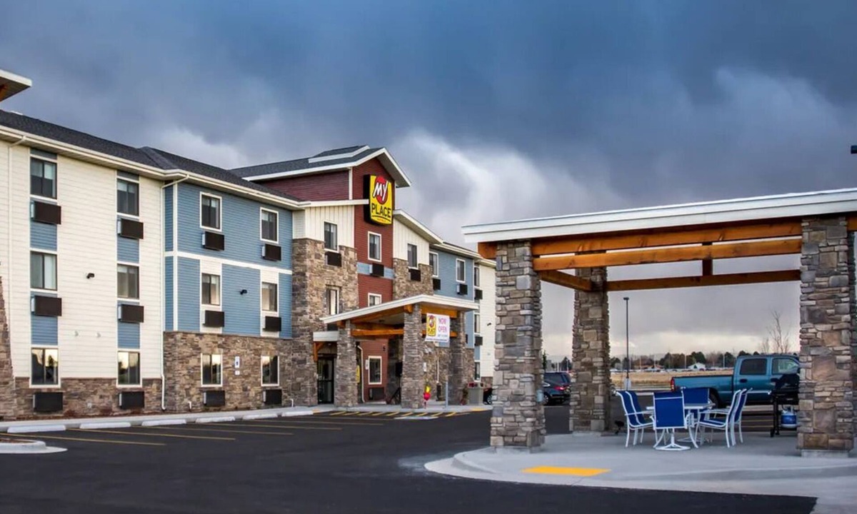 Twin Falls Hotel | Your Next Getaway! Spacious Room Perfect for Exploring Twin Falls and Beyond